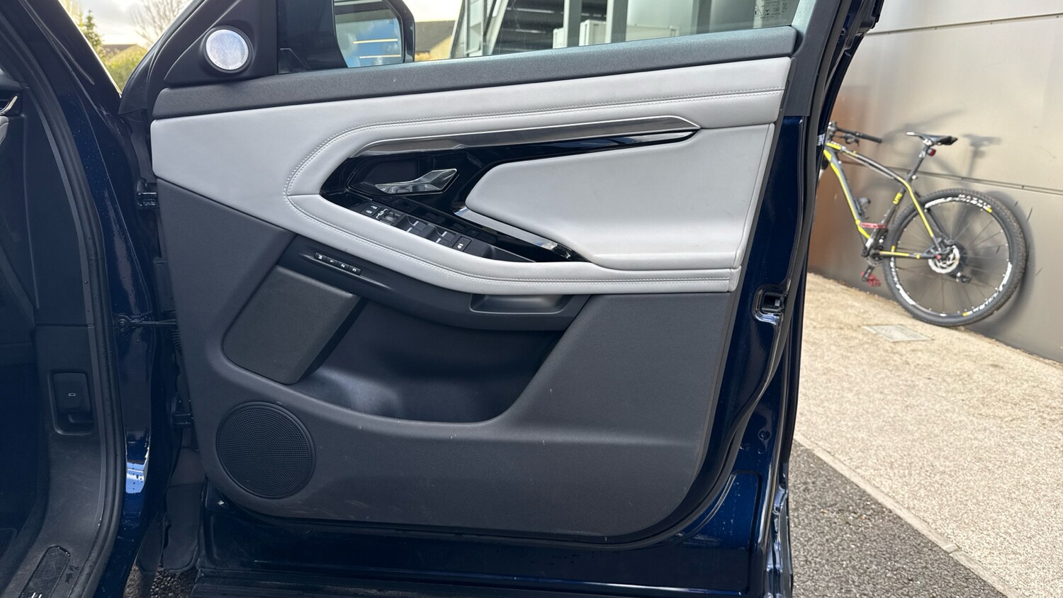 Used Land Rover Range Rover Evoque 2022 for sale - 77871968: Photo 29