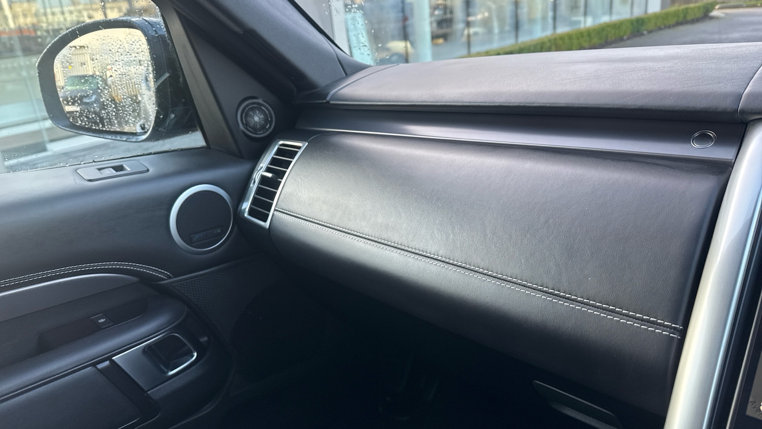 Used Land Rover Discovery 2023 for sale - 77350298: Photo 26