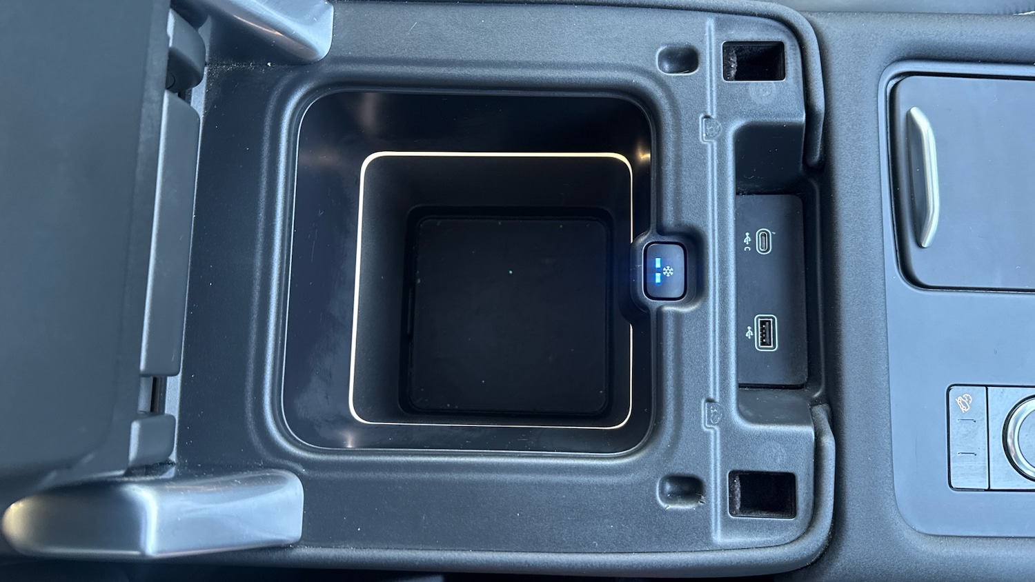 Used Land Rover Discovery 2023 for sale - 77350298: Photo 36