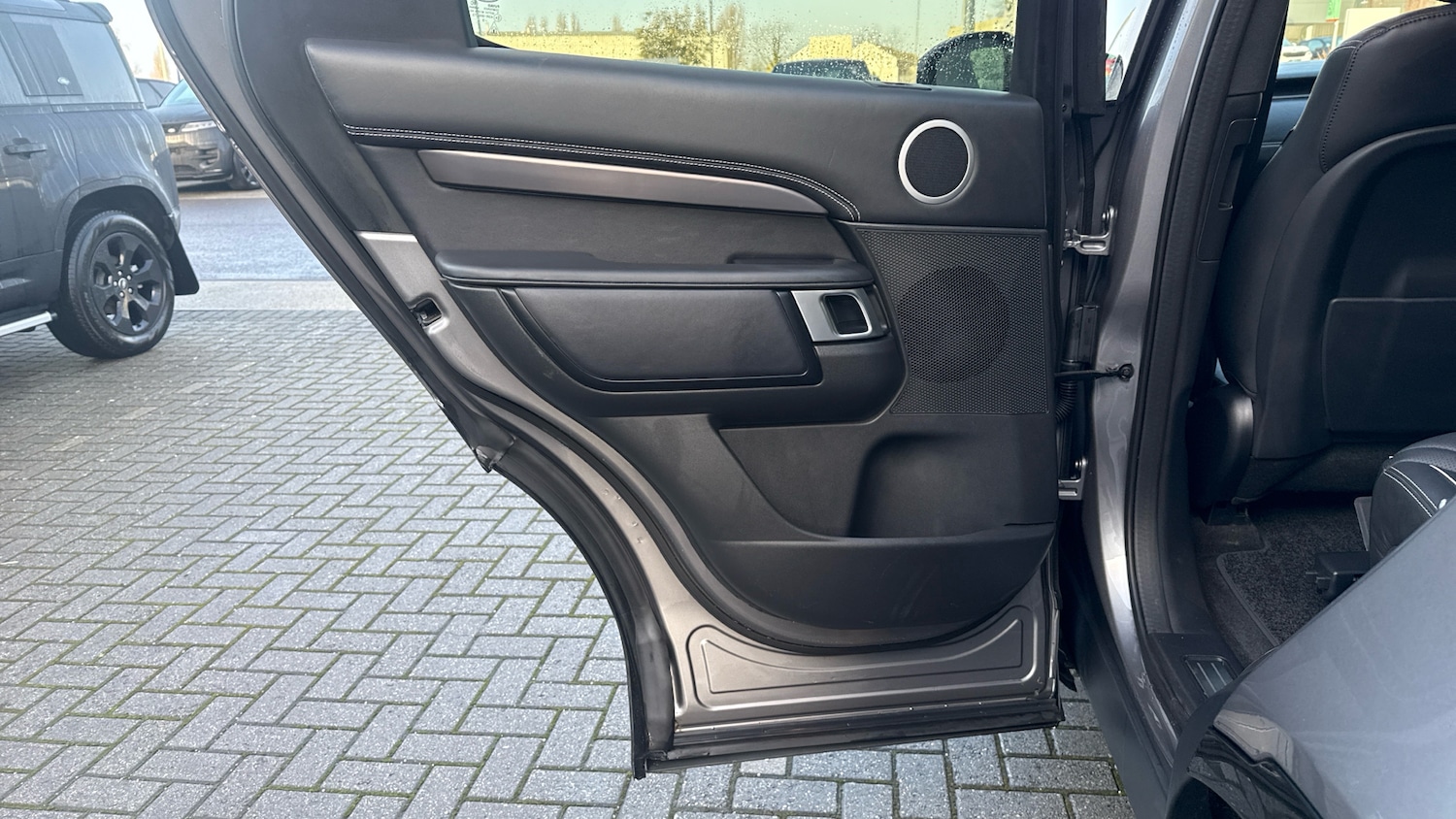 Used Land Rover Discovery 2023 for sale - 77350298: Photo 45