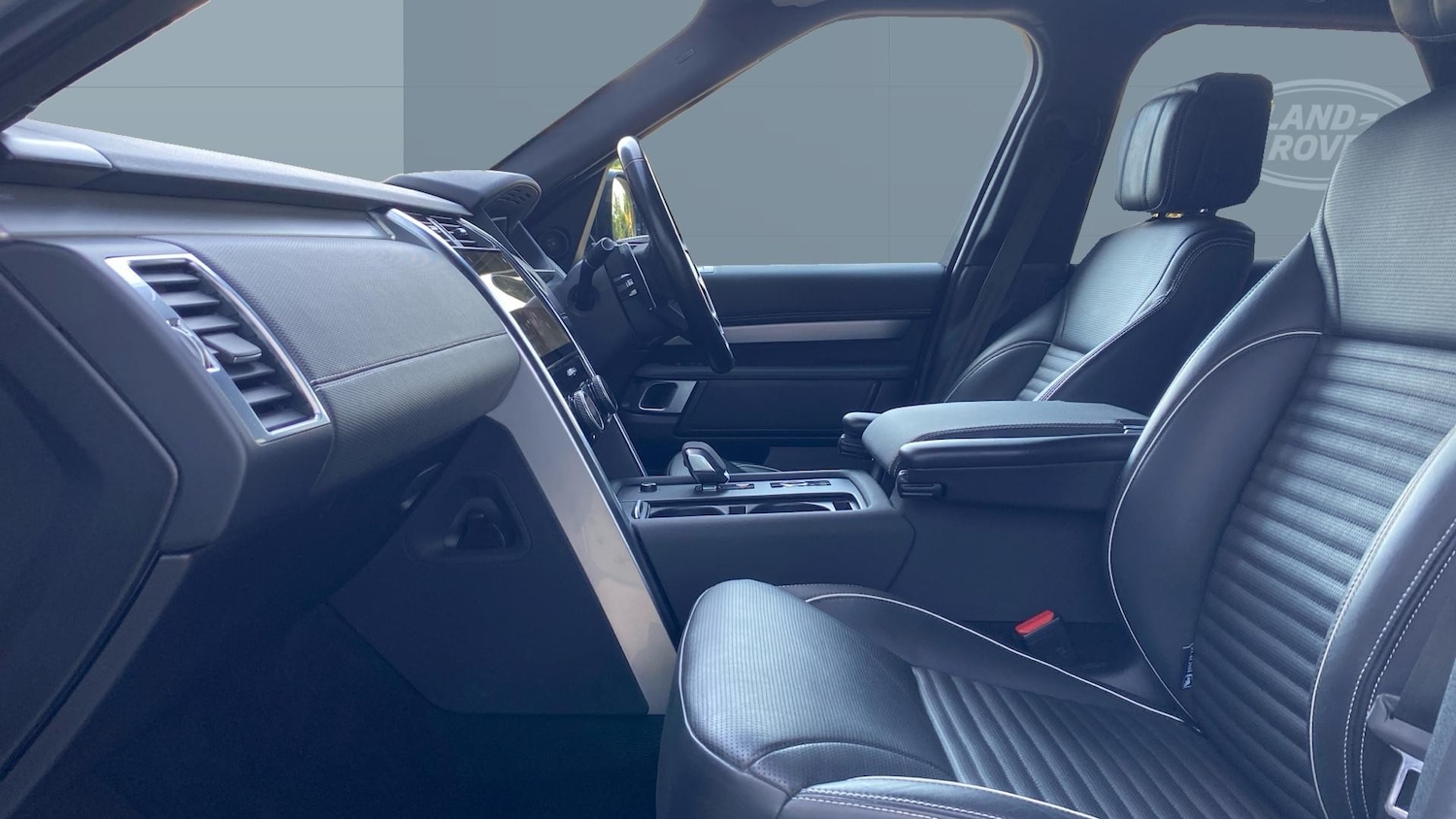 Used Land Rover Discovery 2022 for sale - 76719207: Photo 3