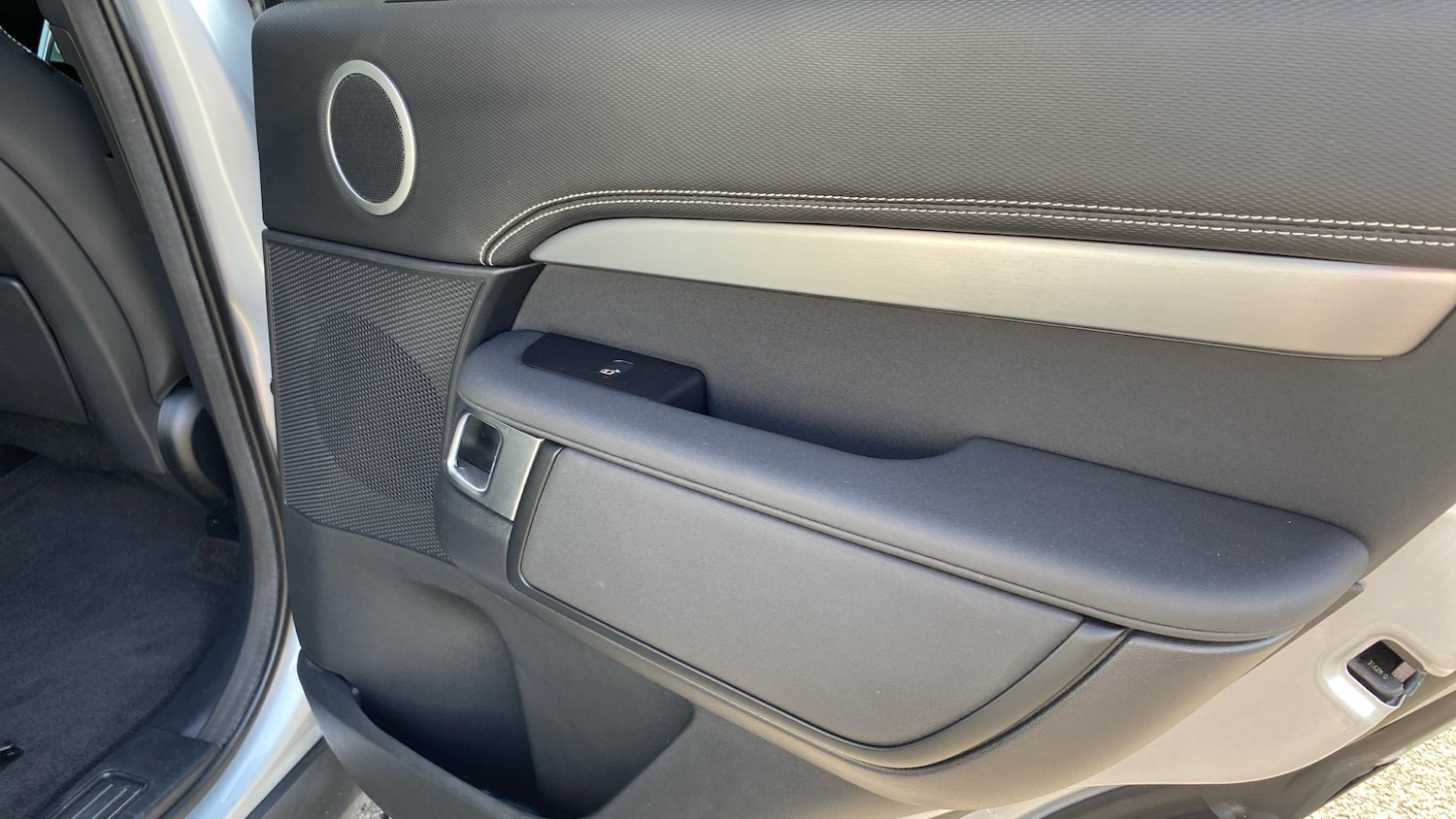 Used Land Rover Discovery 2022 for sale - 76719207: Photo 40