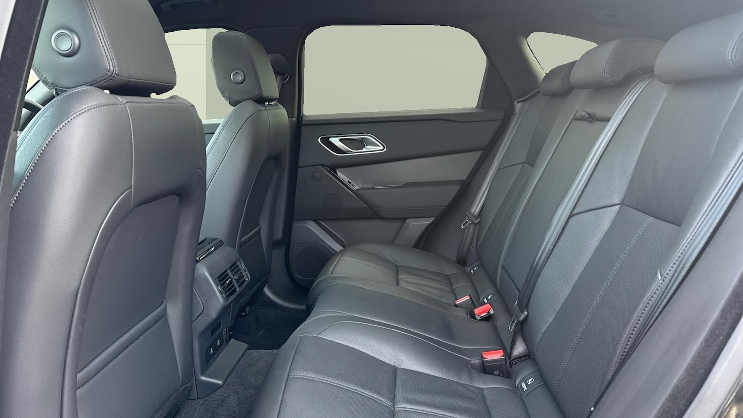 Used Land Rover Range Rover Velar 2025 for sale - 77136099: Photo 4