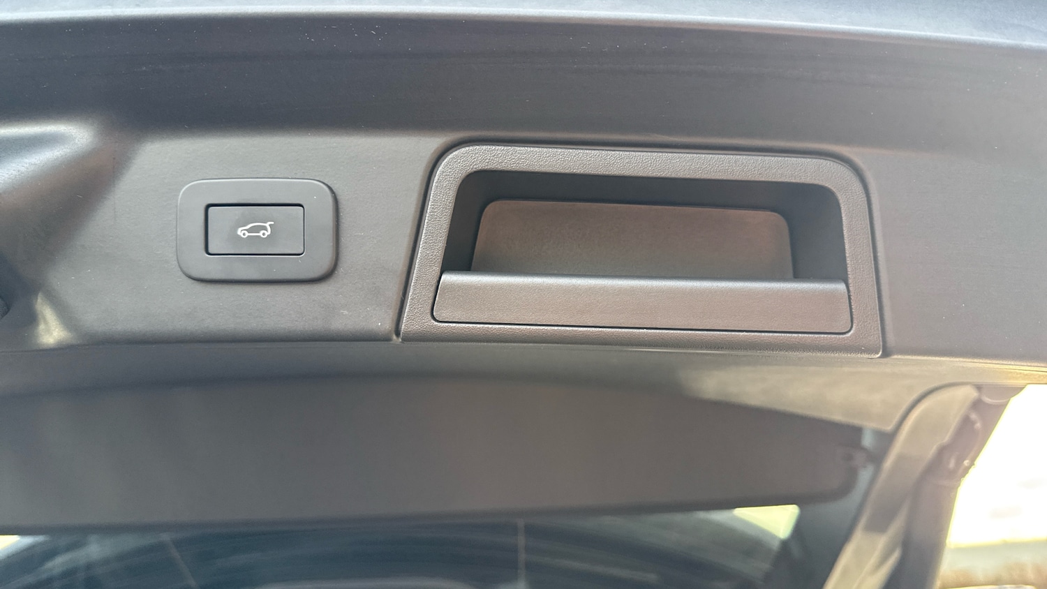 Used Land Rover Range Rover Velar 2025 for sale - 77136099: Photo 41