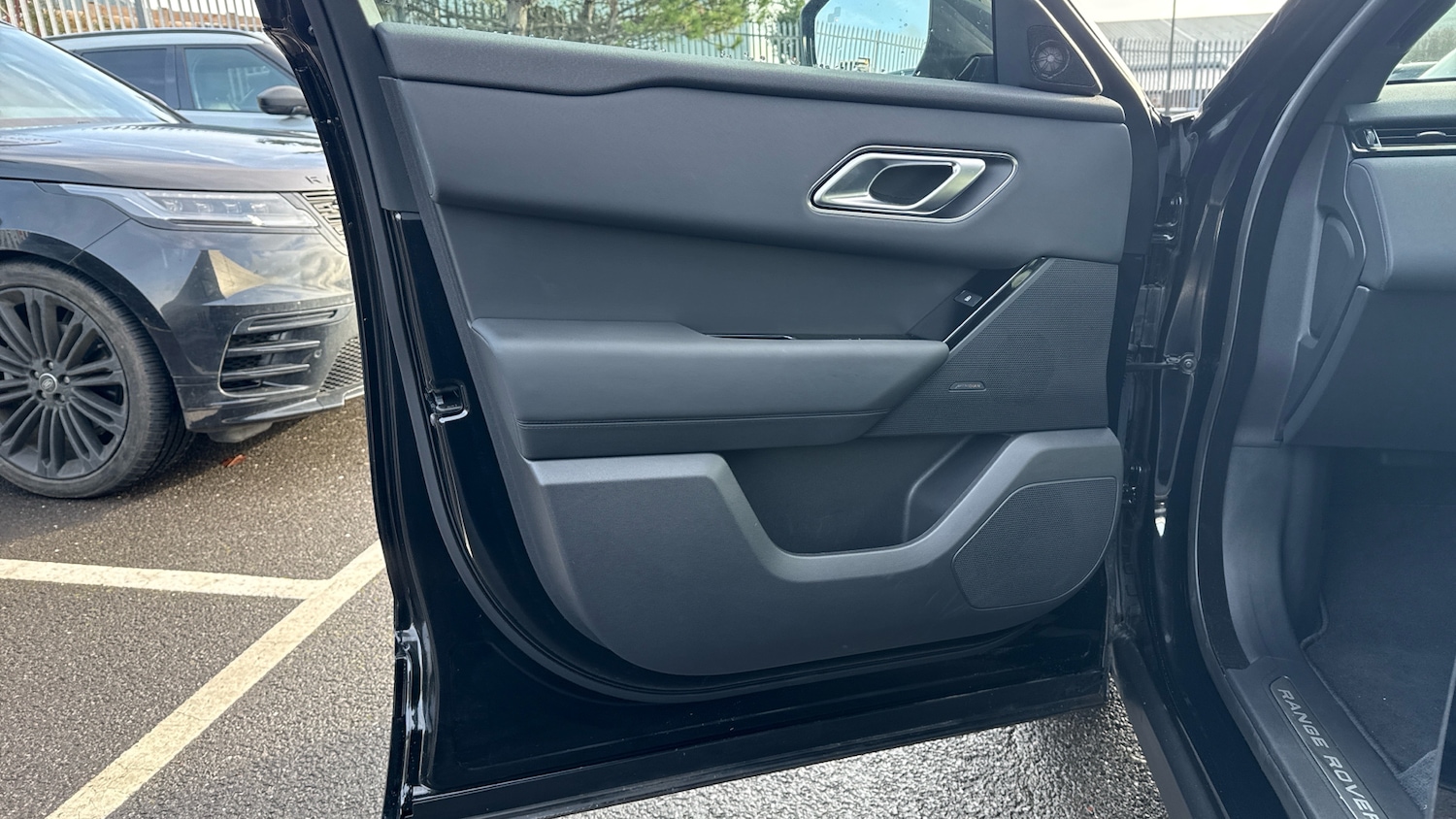 Used Land Rover Range Rover Velar 2025 for sale - 77136099: Photo 44