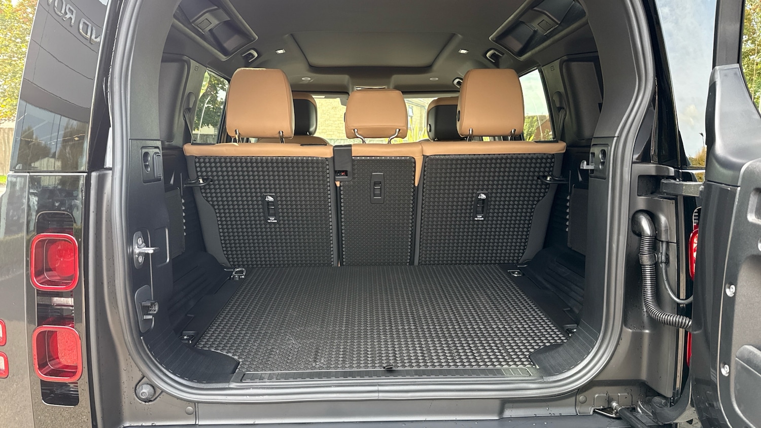 Used Land Rover Defender 2025 for sale - 76736394: Photo 10