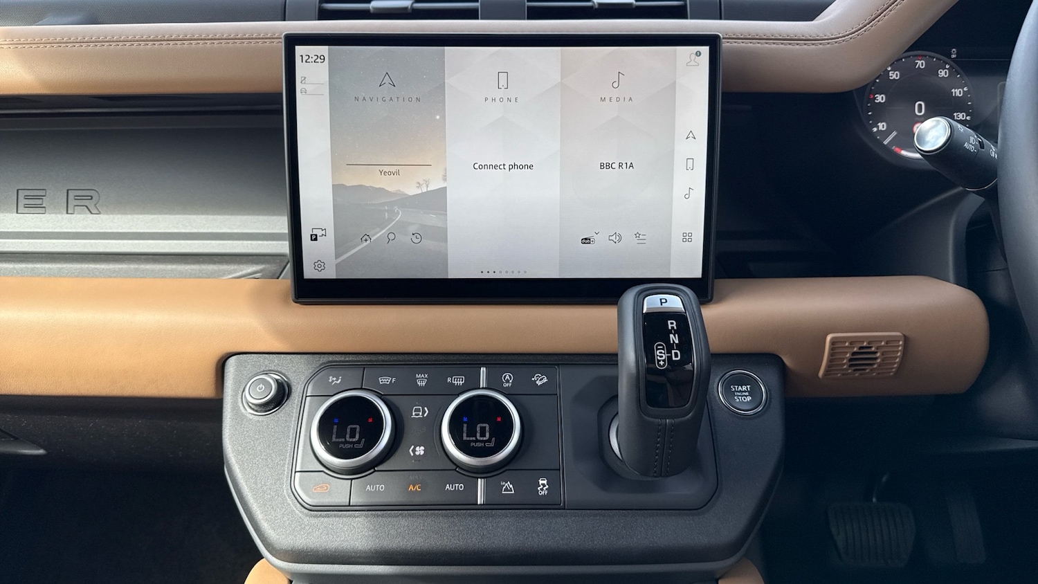 Used Land Rover Defender 2025 for sale - 76736394: Photo 14