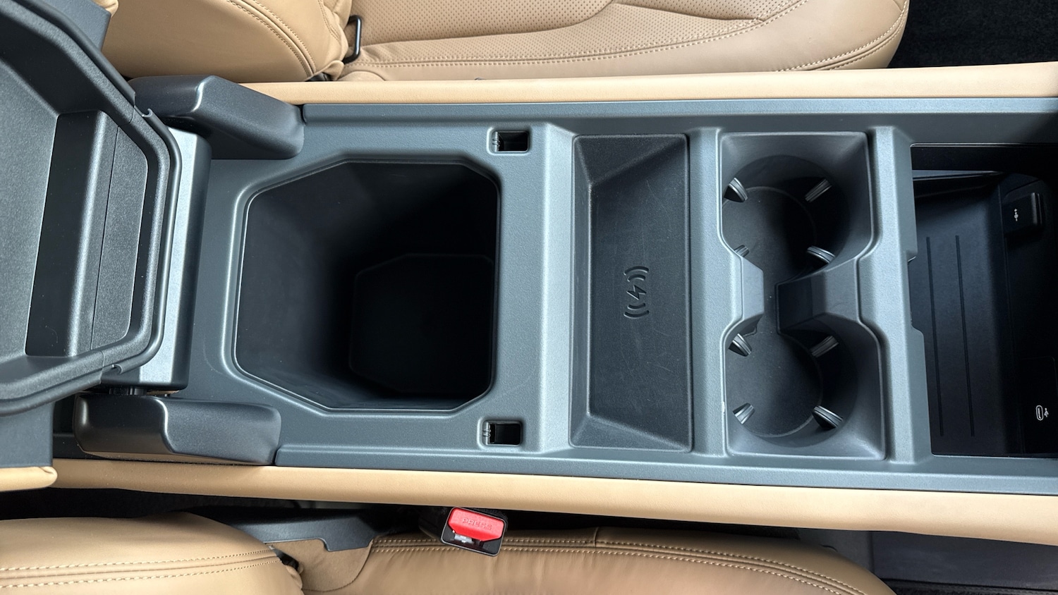 Used Land Rover Defender 2025 for sale - 76736394: Photo 32