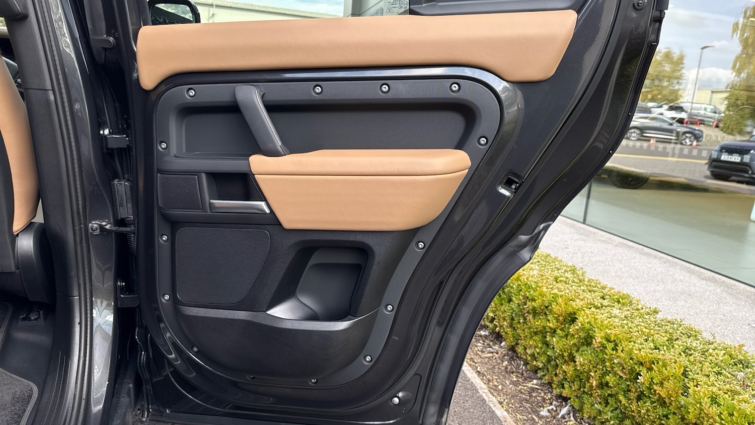 Used Land Rover Defender 2025 for sale - 76736394: Photo 36