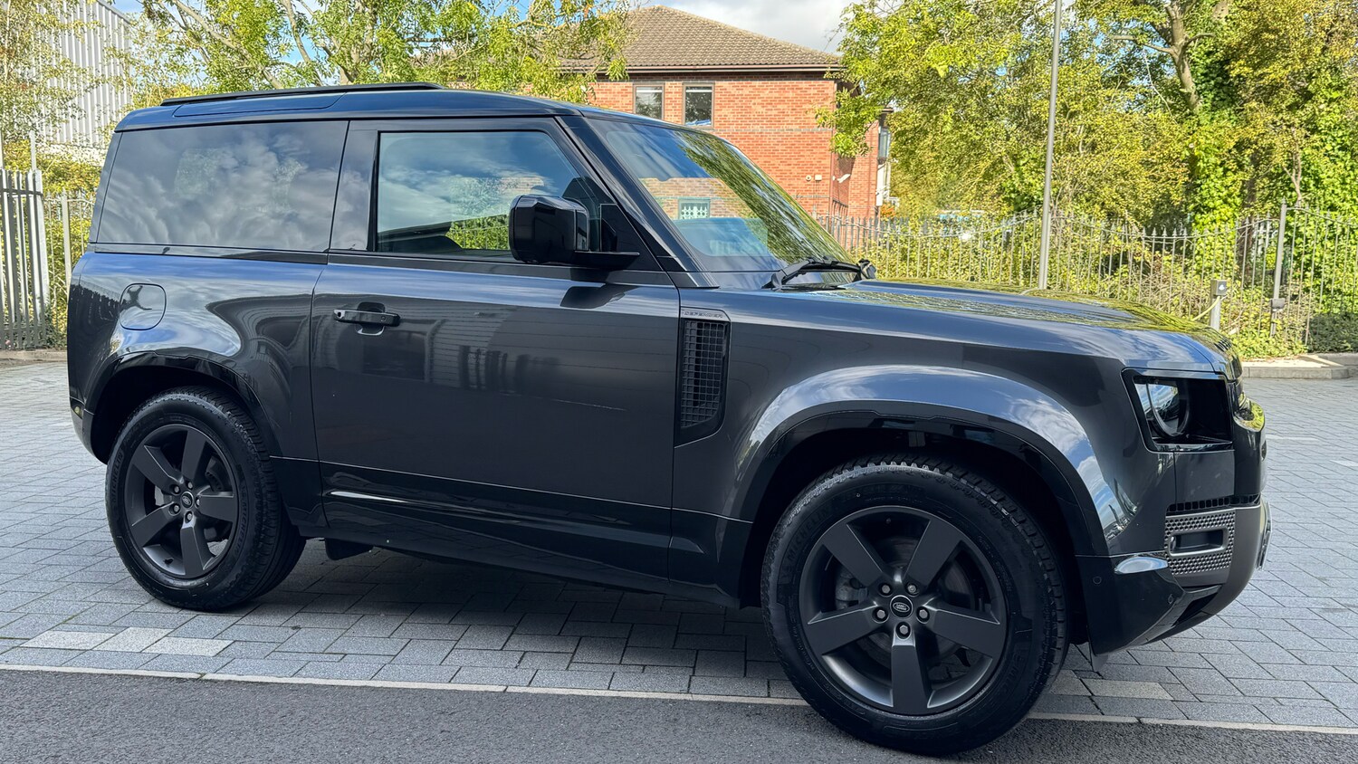 Used Land Rover Defender 2024 for sale - 77363944: Photo 26