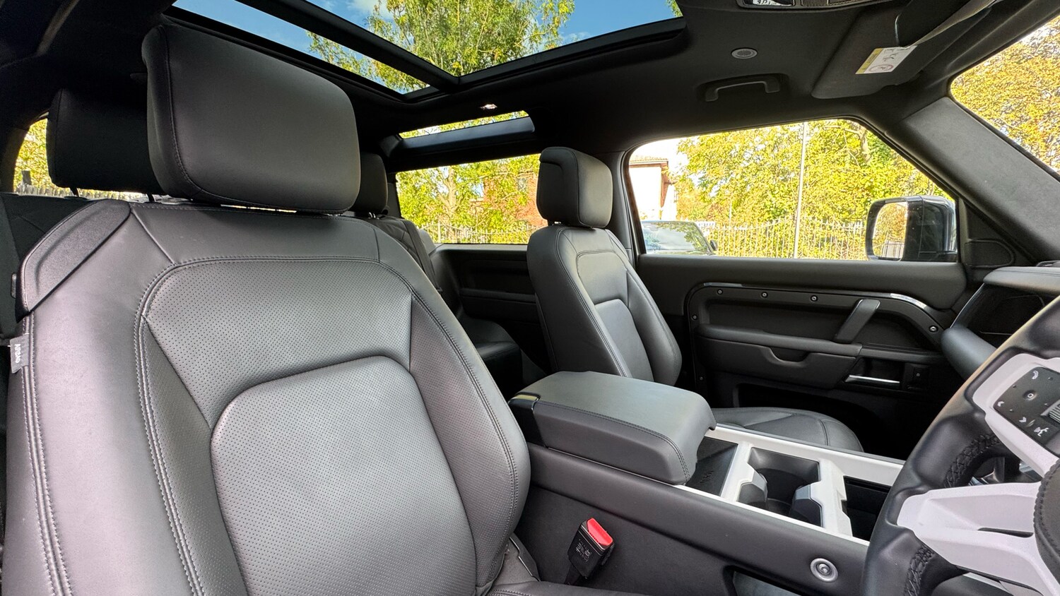 Used Land Rover Defender 2024 for sale - 77363944: Photo 35