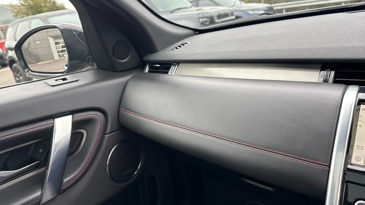 Used Land Rover Discovery Sport 2021 for sale - 76682230: Photo 26