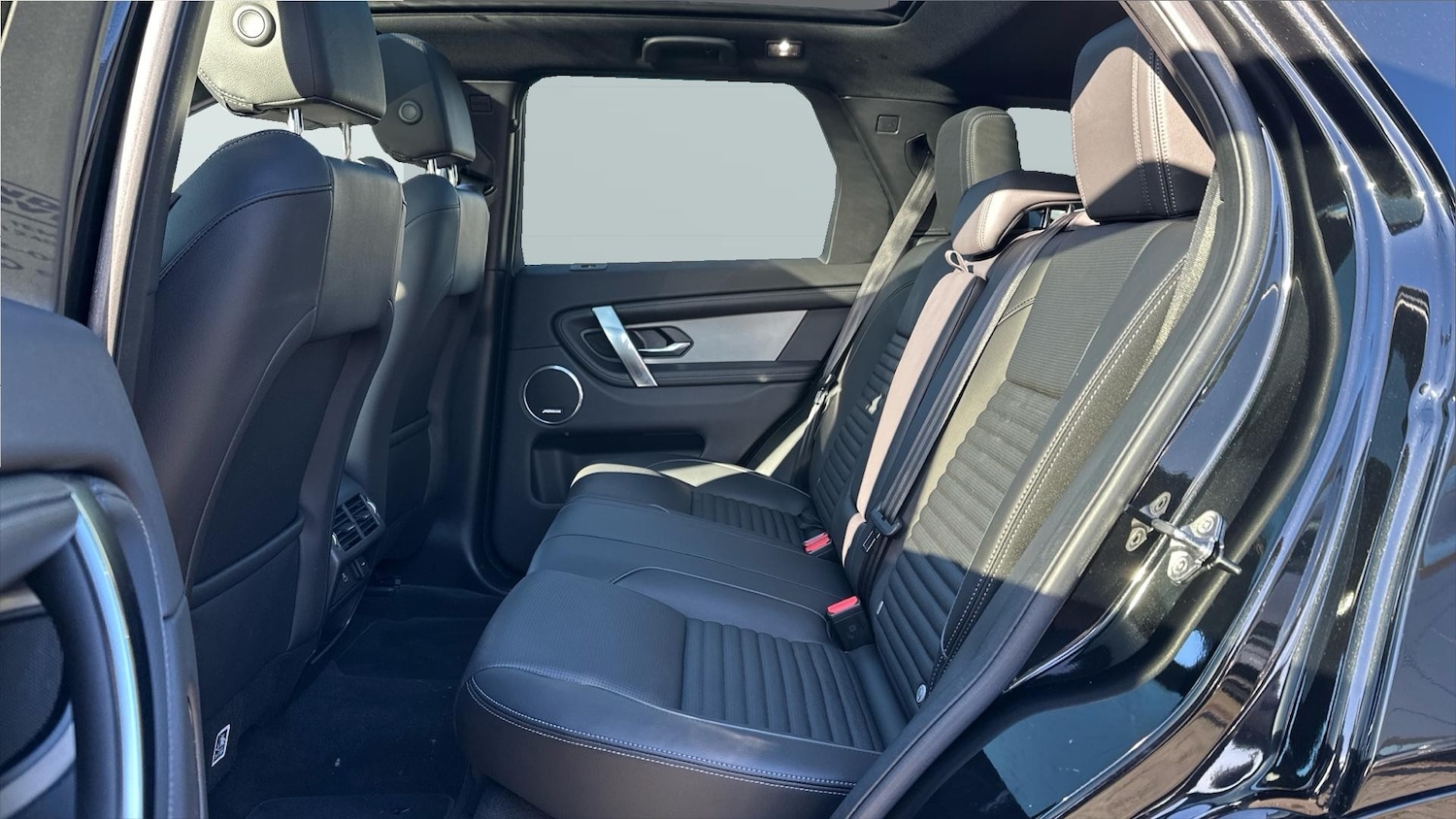 Used Land Rover Discovery Sport 2025 for sale - 77640468: Photo 4