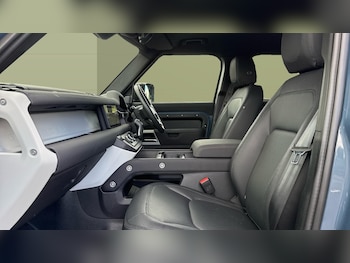 Used Land Rover Defender 2023 for sale - 79017662: Photo
