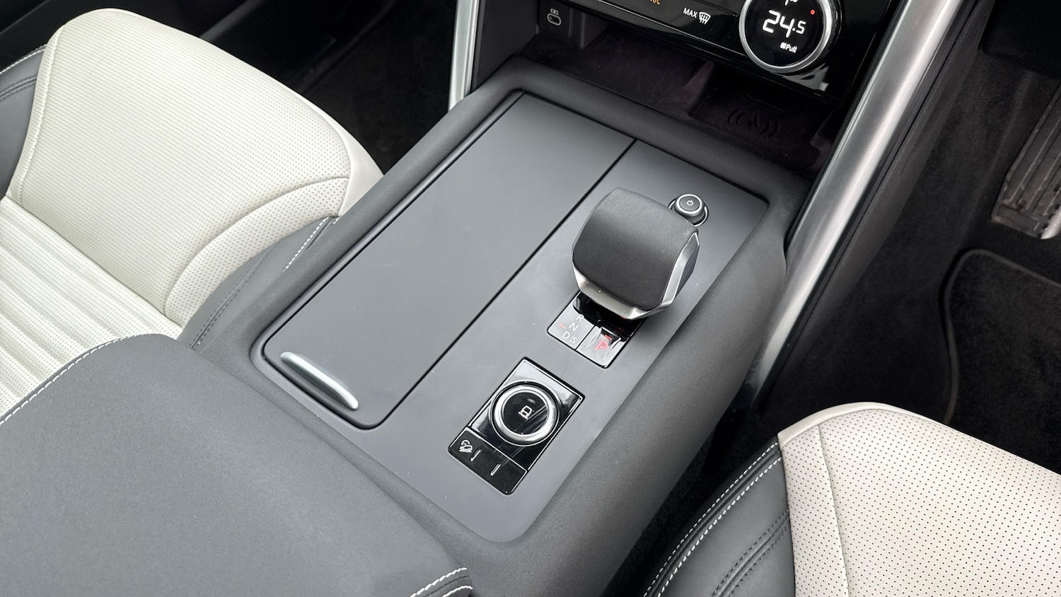 Used Land Rover Discovery 2025 for sale - 76612509: Photo 13