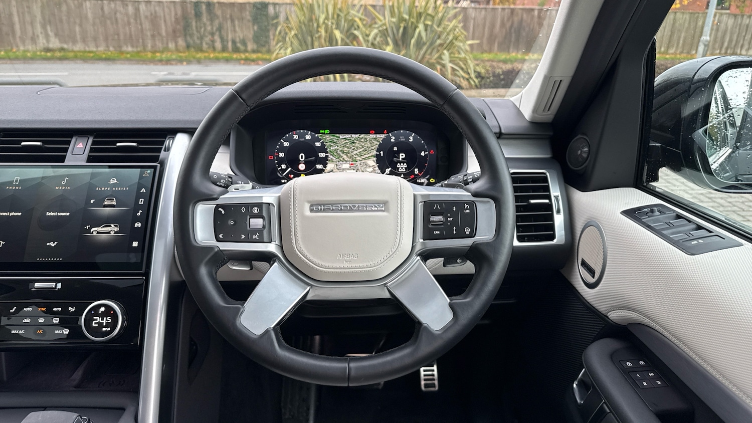 Used Land Rover Discovery 2025 for sale - 76612509: Photo 15