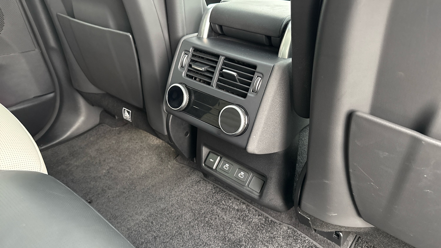 Used Land Rover Discovery 2025 for sale - 76612509: Photo 18