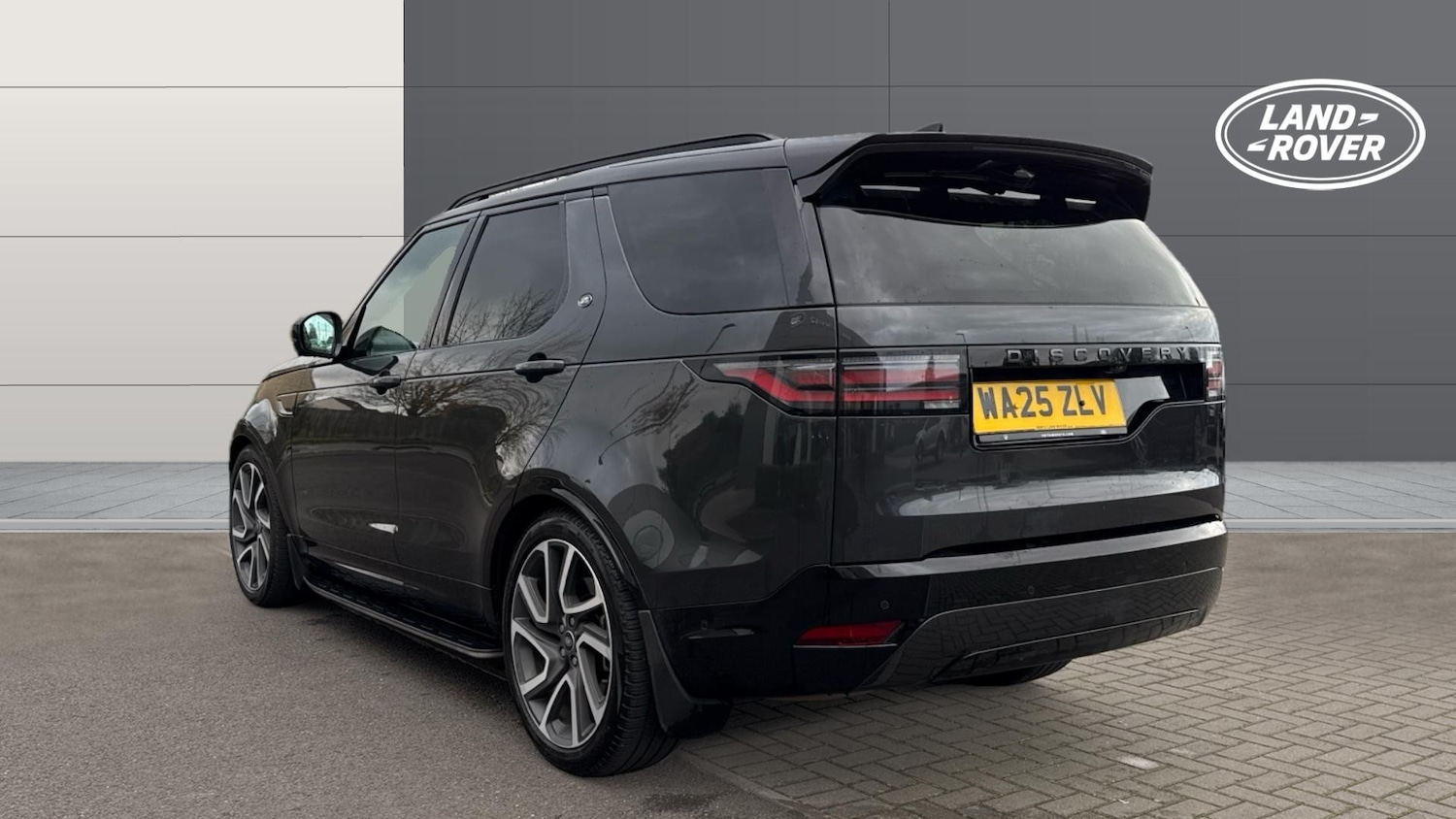 Used Land Rover Discovery 2025 for sale - 76612509: Photo 2