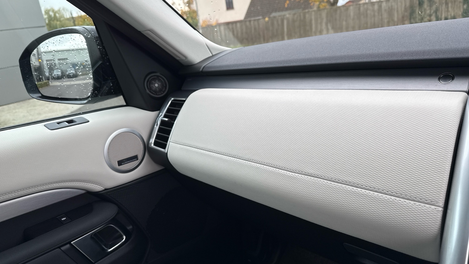 Used Land Rover Discovery 2025 for sale - 76612509: Photo 26