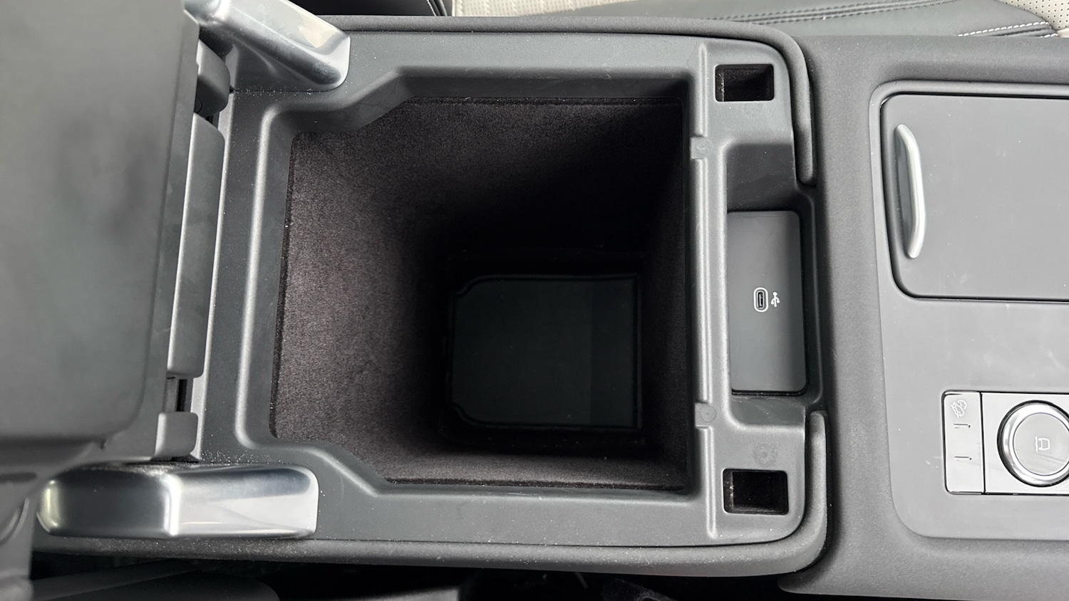 Used Land Rover Discovery 2025 for sale - 76612509: Photo 37