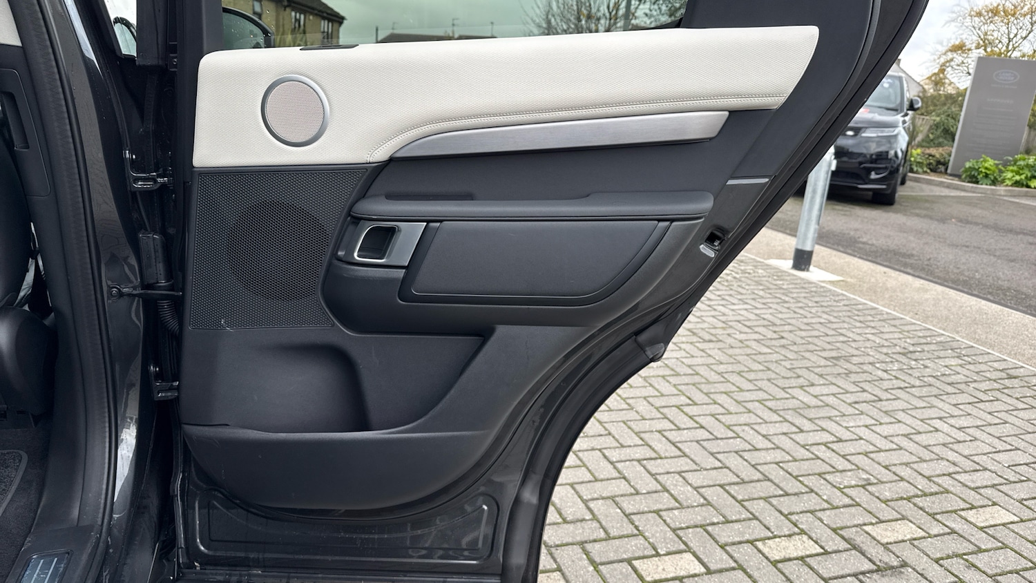 Used Land Rover Discovery 2025 for sale - 76612509: Photo 38