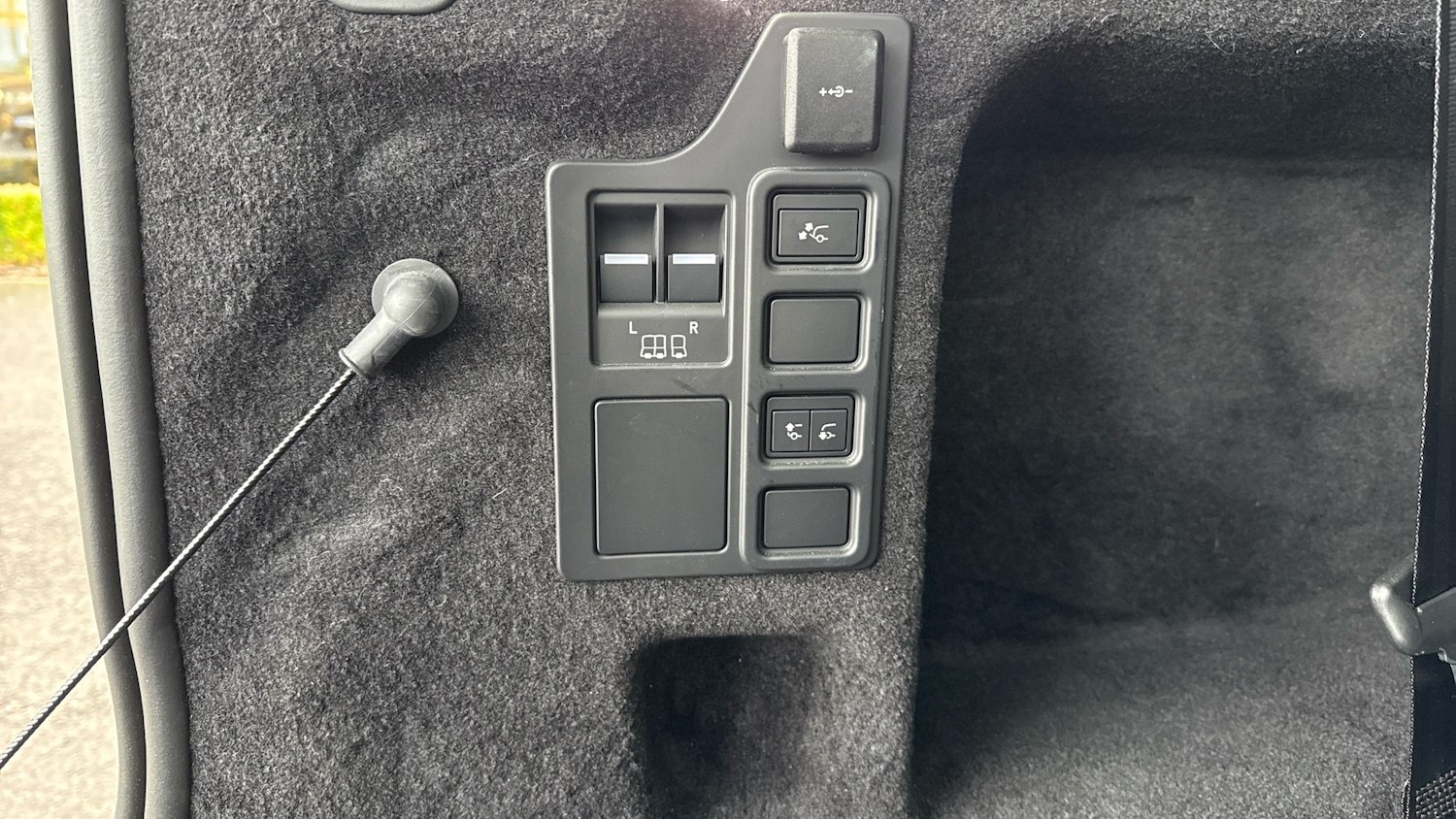 Used Land Rover Discovery 2025 for sale - 76612509: Photo 41