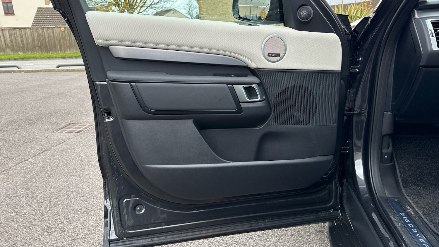 Used Land Rover Discovery 2025 for sale - 76612509: Photo 44