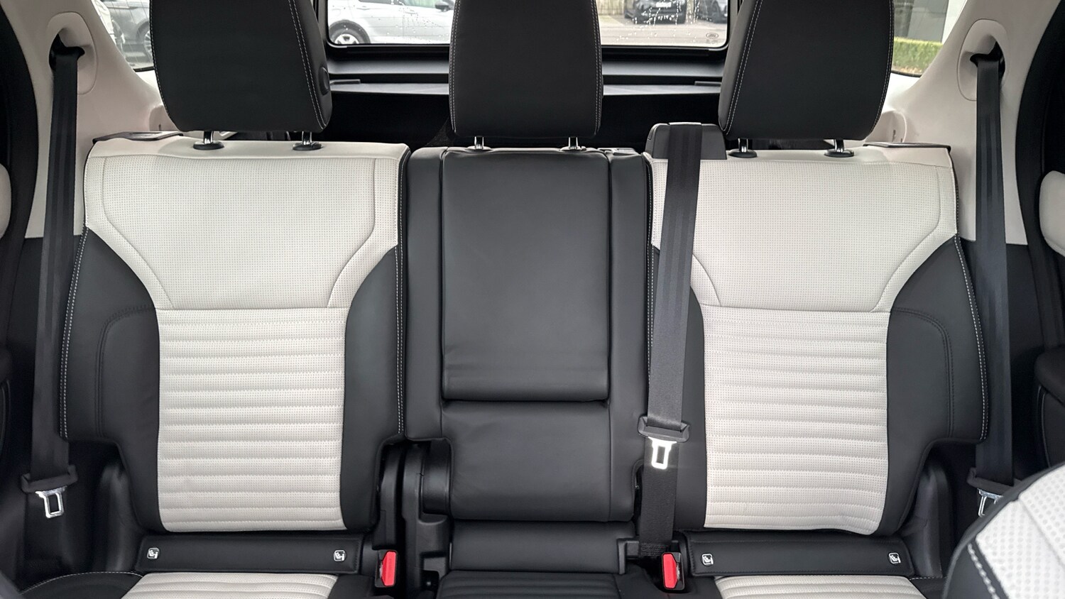 Used Land Rover Discovery 2025 for sale - 76612509: Photo 45