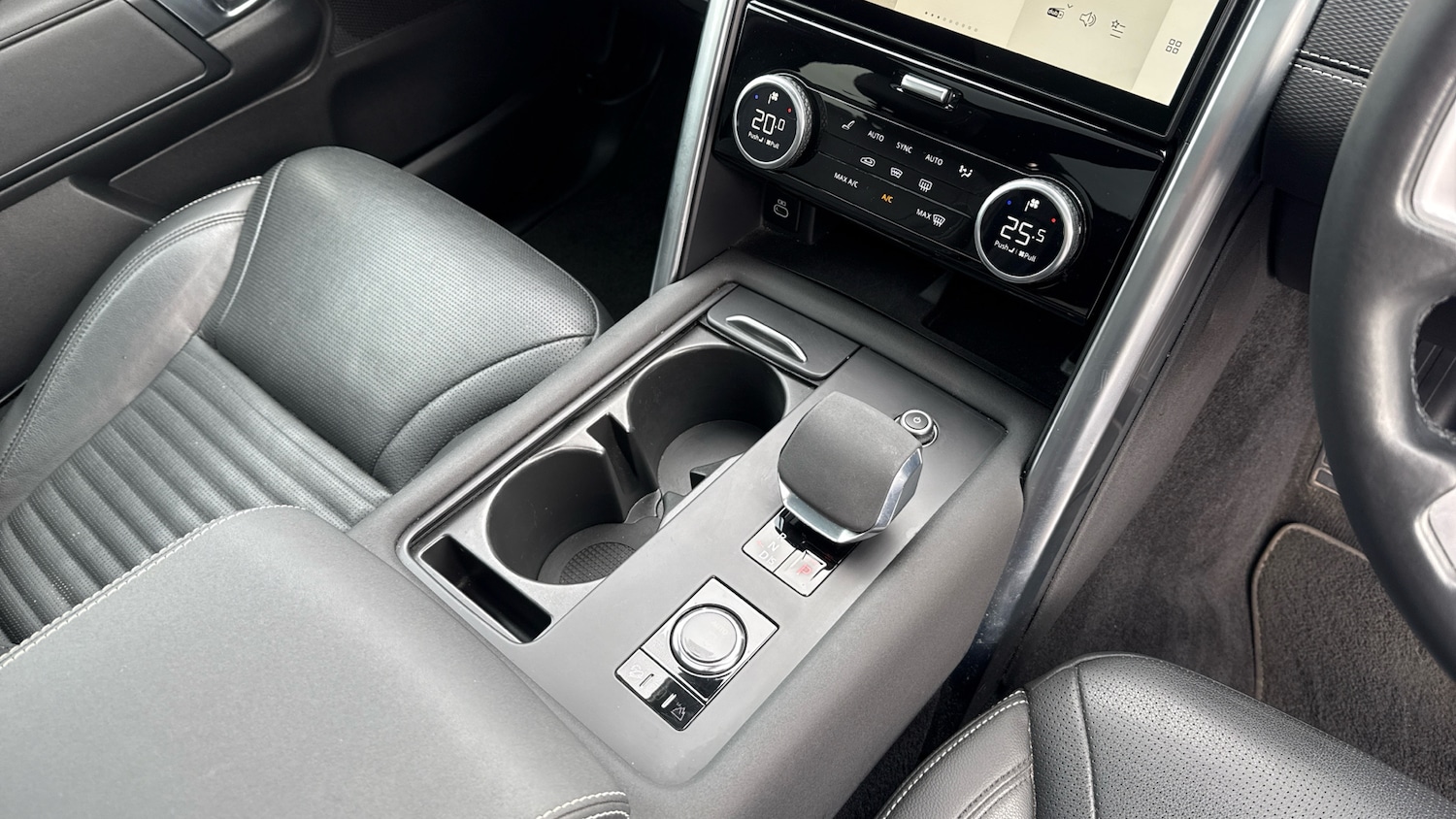 Used Land Rover Discovery 2022 for sale - 77915887: Photo 13