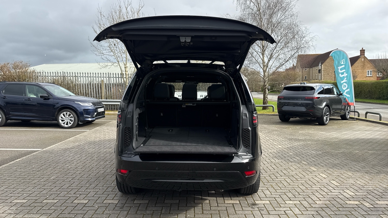 Used Land Rover Discovery 2022 for sale - 77915887: Photo 27