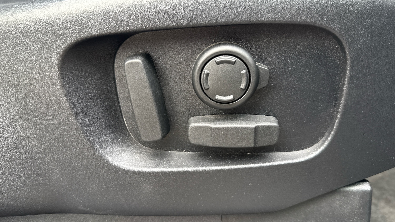 Used Land Rover Discovery 2022 for sale - 77915887: Photo 30