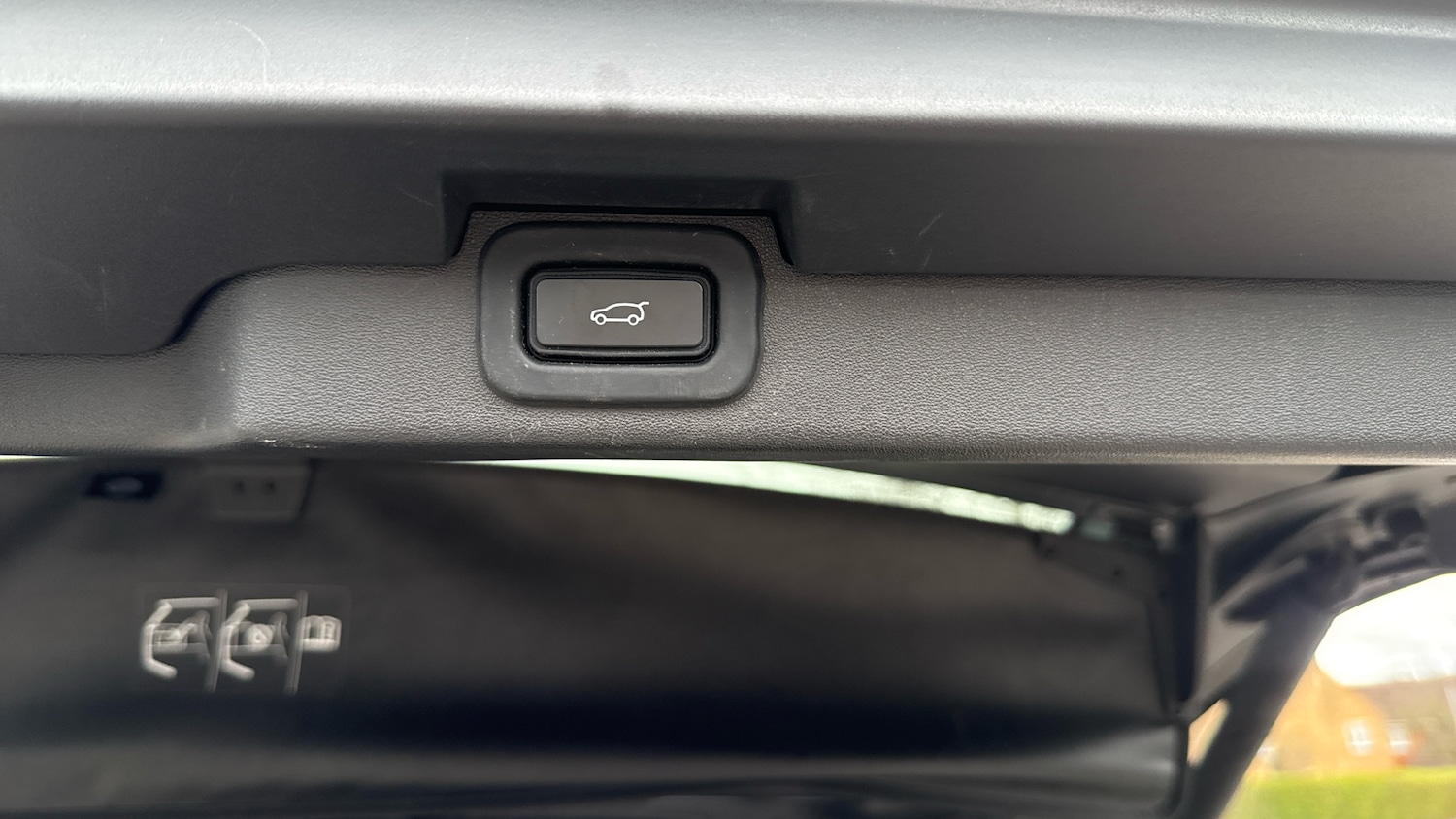 Used Land Rover Discovery 2022 for sale - 77915887: Photo 40