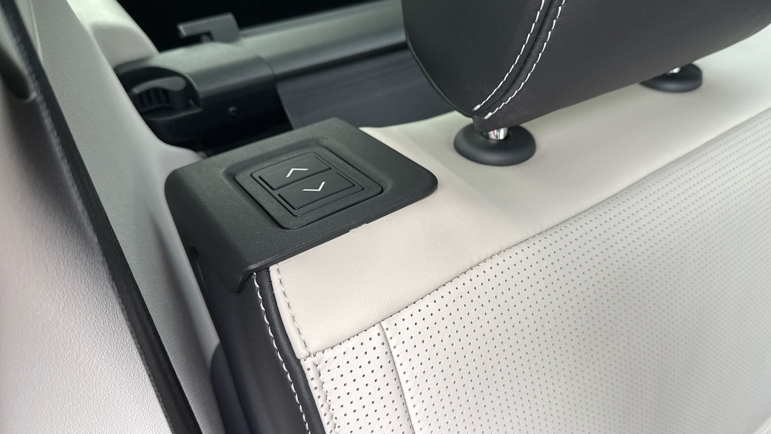 Used Land Rover Discovery 2025 for sale - 76777926: Photo 42