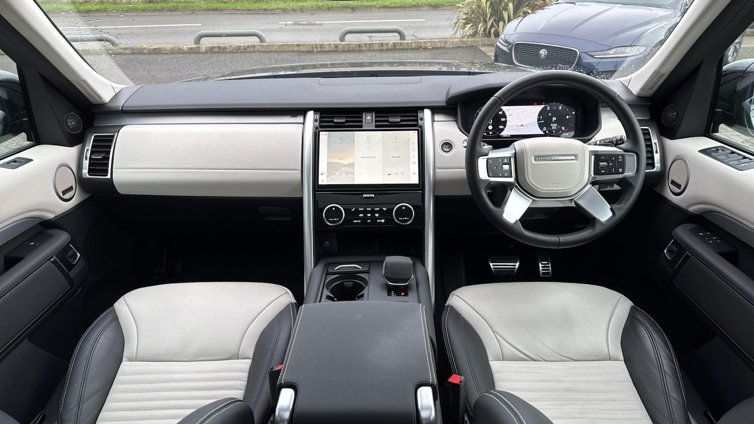 Used Land Rover Discovery 2025 for sale - 76777926: Photo 9