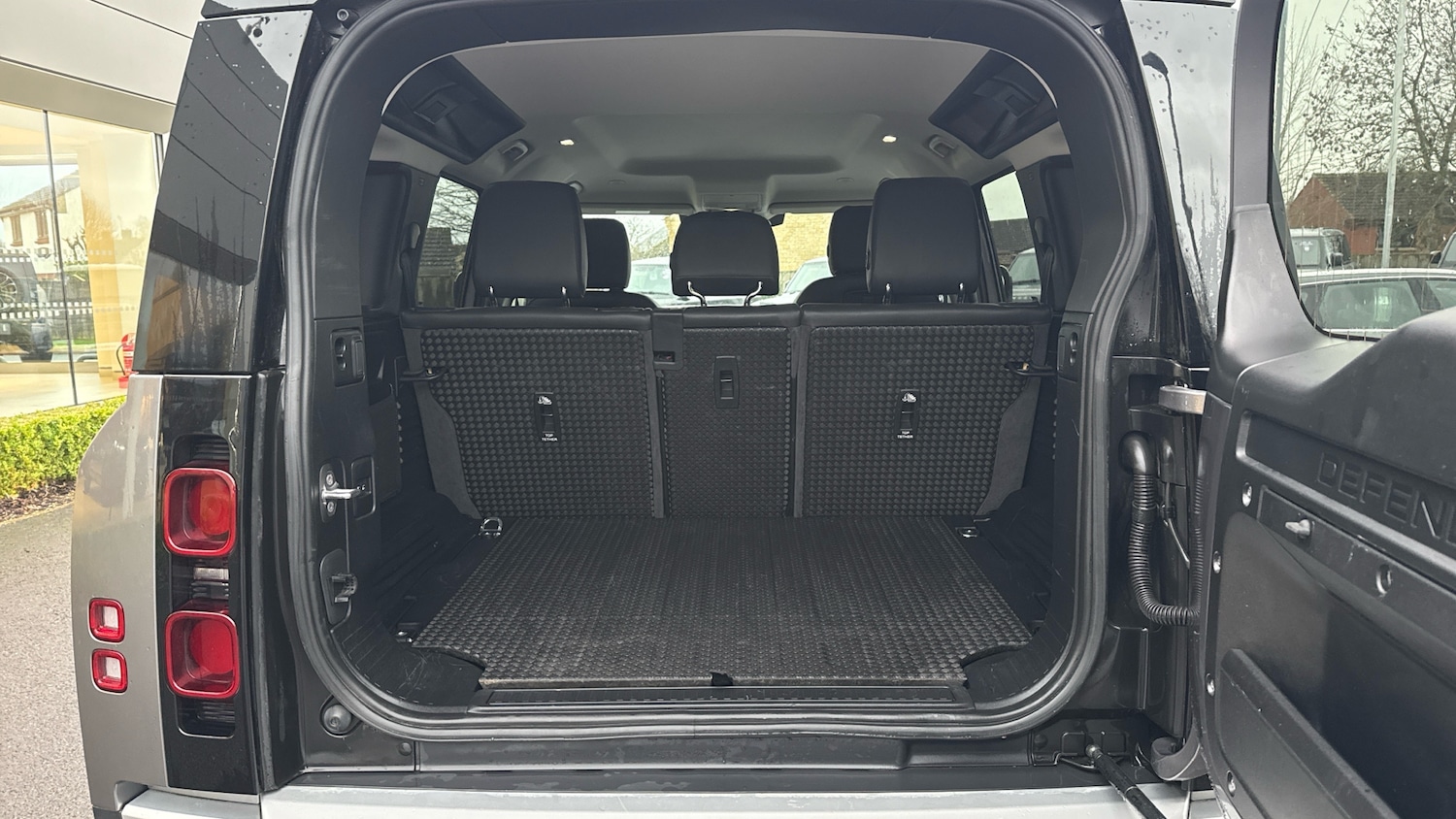 Used Land Rover Defender 2020 for sale - 76891601: Photo 10