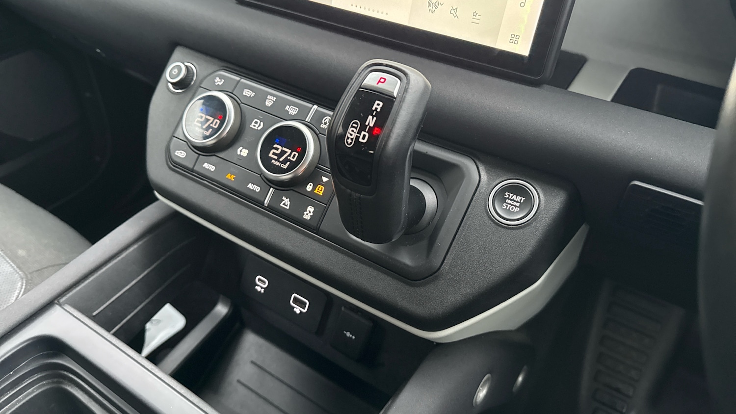 Used Land Rover Defender 2020 for sale - 76891601: Photo 13