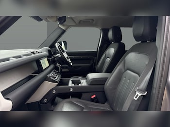 Used Land Rover Defender 2020 for sale - 76891601: Photo