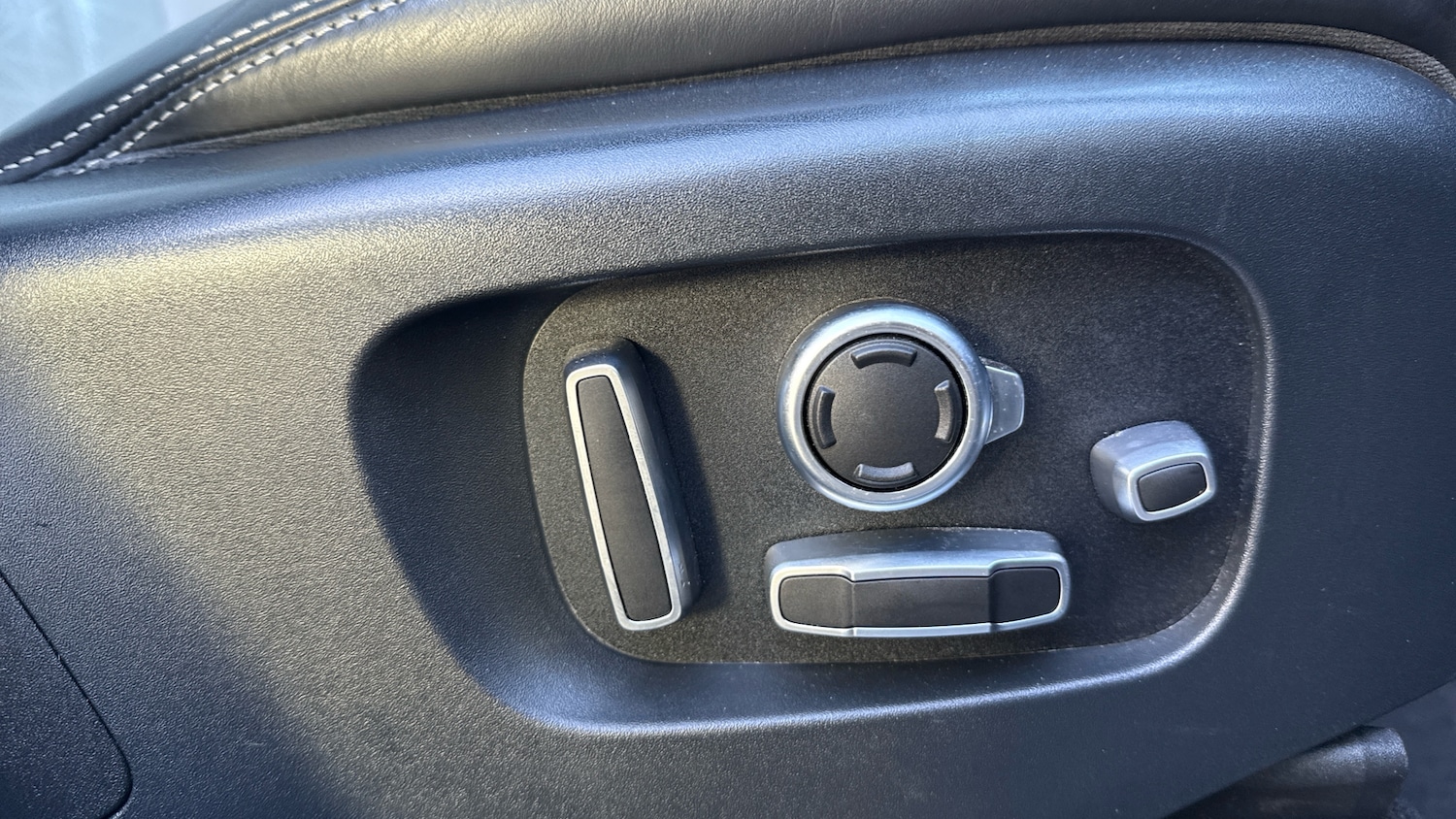 Used Land Rover Range Rover Velar 2020 for sale - 76884733: Photo 31