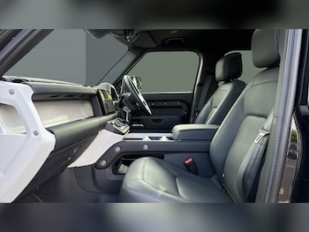 Used Land Rover Defender 2025 for sale - 79017659: Photo