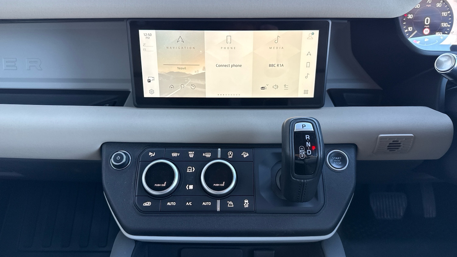 Used Land Rover Defender 2021 for sale - 76627756: Photo 14