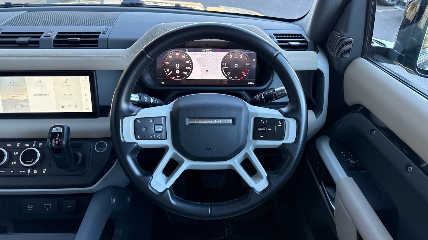 Used Land Rover Defender 2021 for sale - 76627756: Photo 15