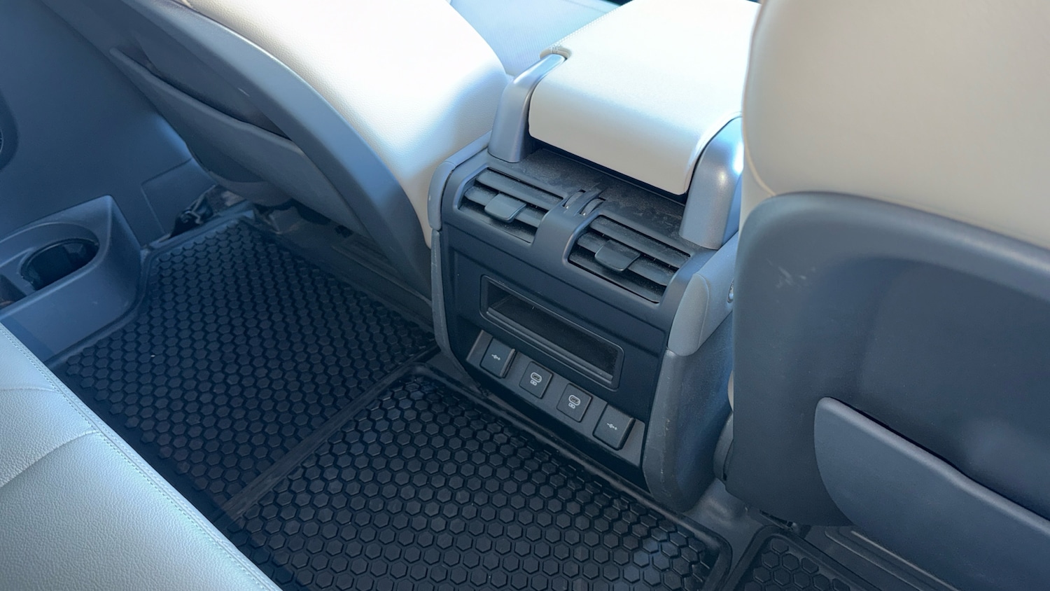 Used Land Rover Defender 2021 for sale - 76627756: Photo 18