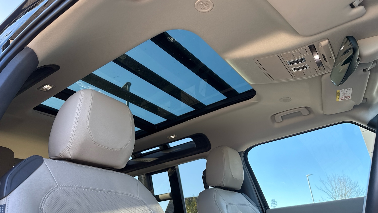 Used Land Rover Defender 2021 for sale - 76627756: Photo 21