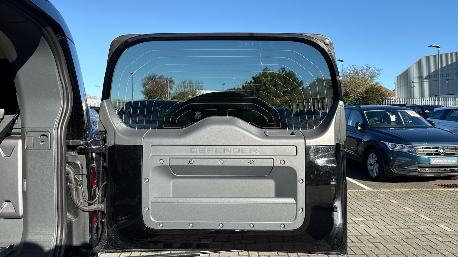 Used Land Rover Defender 2021 for sale - 76627756: Photo 27