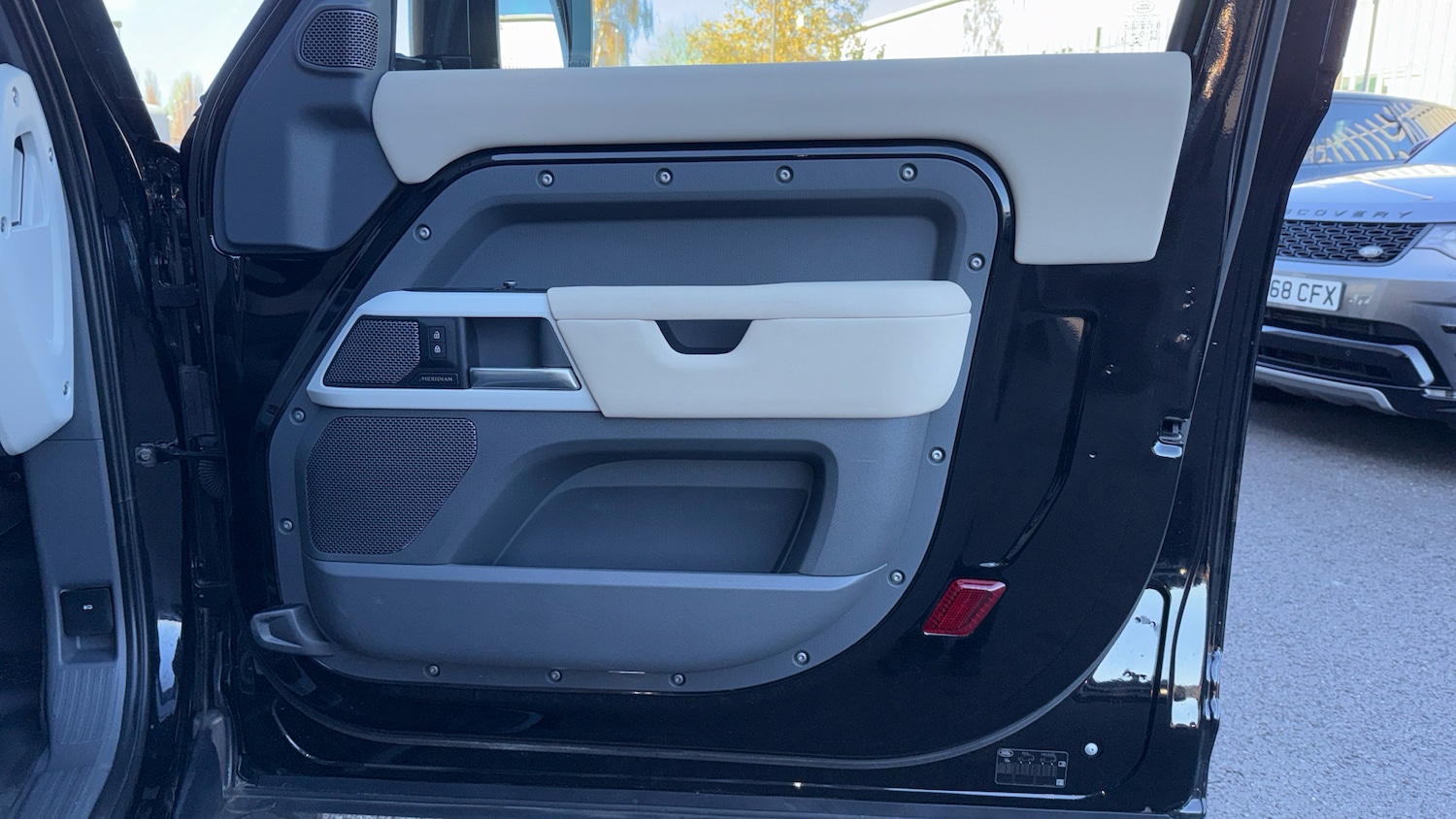 Used Land Rover Defender 2021 for sale - 76627756: Photo 29