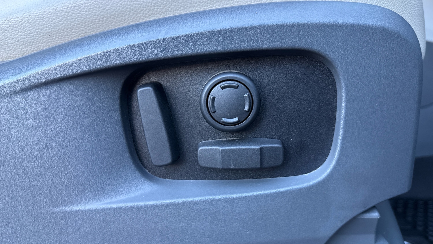 Used Land Rover Defender 2021 for sale - 76627756: Photo 31