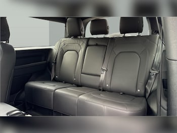 Used Land Rover Defender 2025 for sale - 79501044: Photo