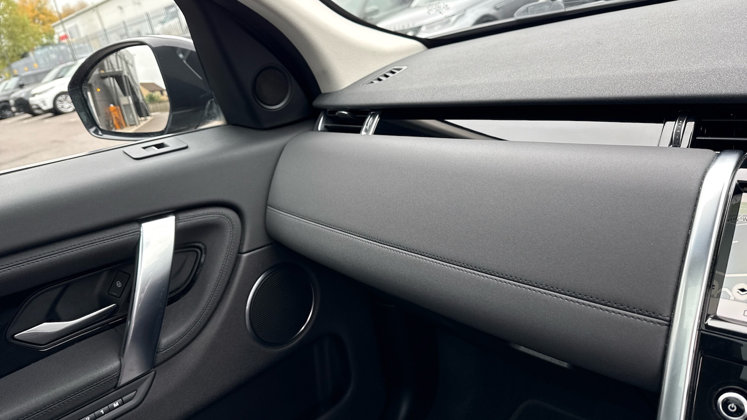 Used Land Rover Discovery Sport 2020 for sale - 76413219: Photo 26