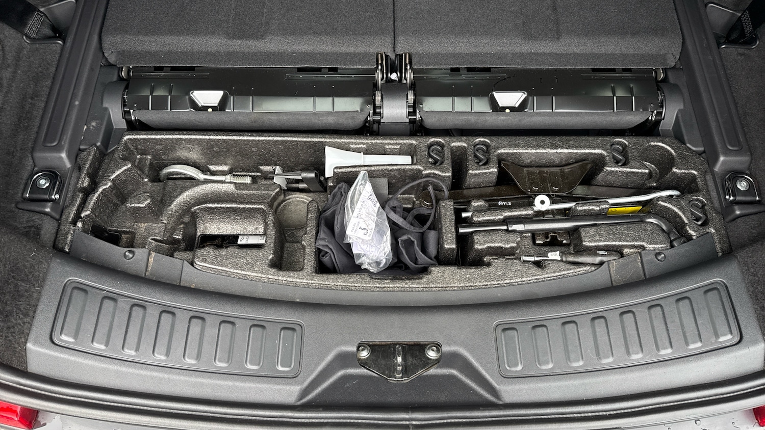 Used Land Rover Discovery Sport 2020 for sale - 76413219: Photo 40