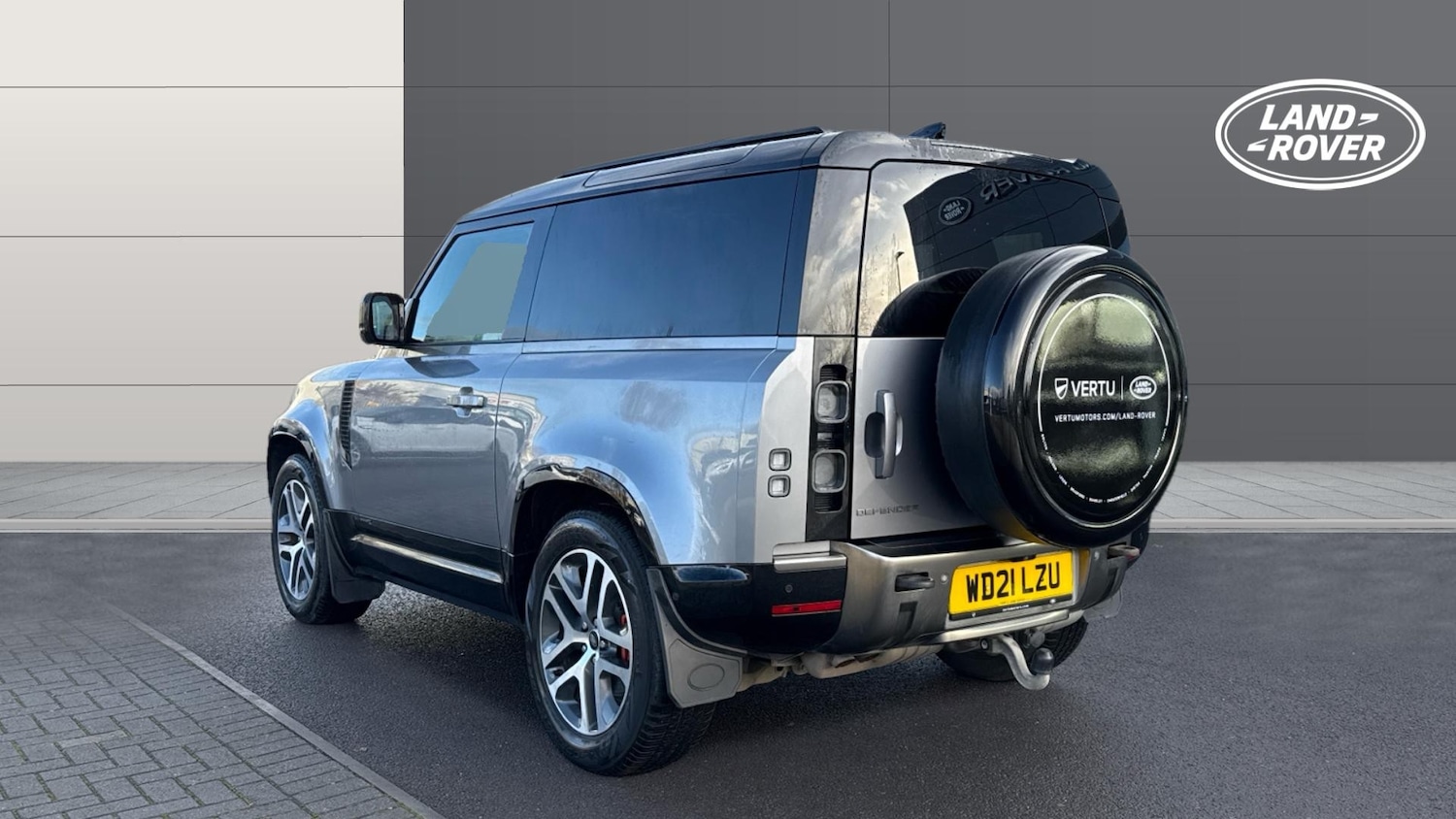 Used Land Rover Defender 2021 for sale - 76792867: Photo 2